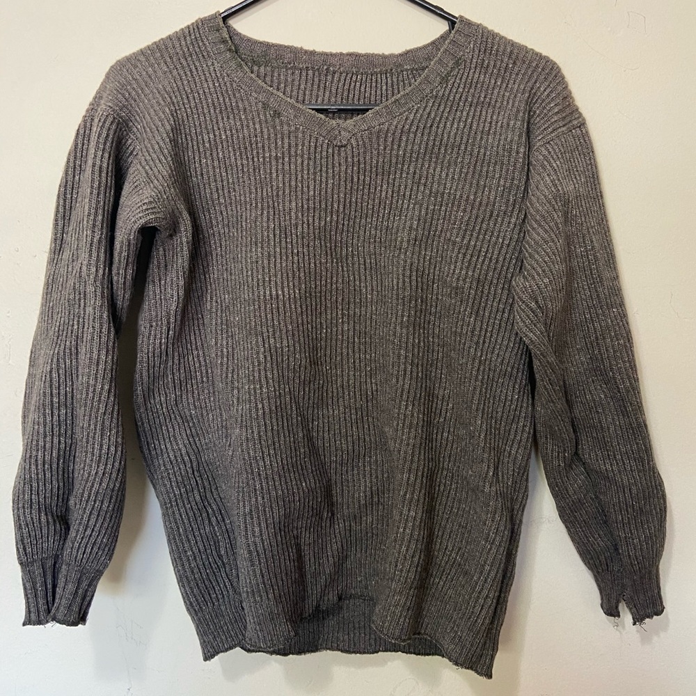 Brown women’s knit sweater!